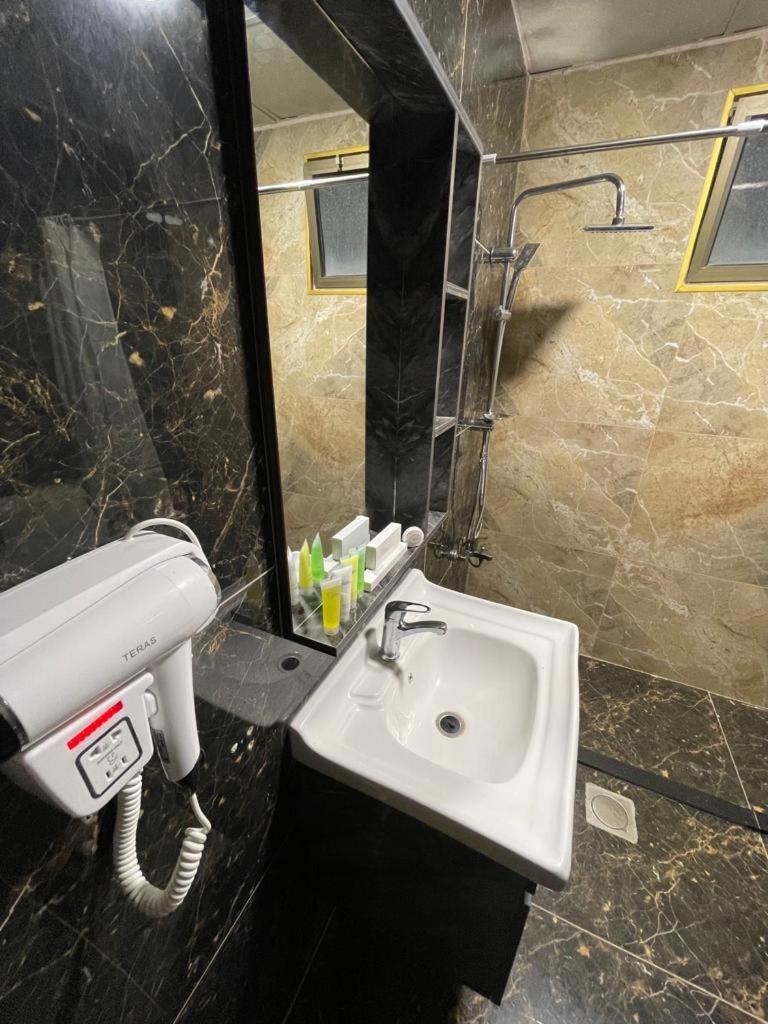 Madison Hotel Amman Dış mekan fotoğraf